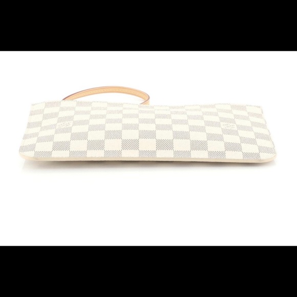 Louis Vuitton wristlet - Picture 4 of 5